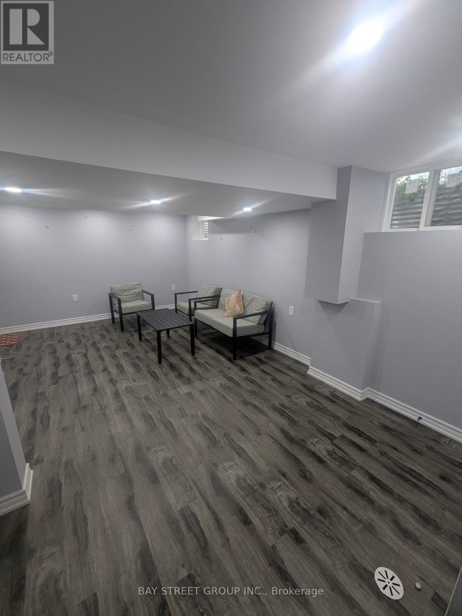 850 Monaghan Avenue, Oshawa, ON - Indoor