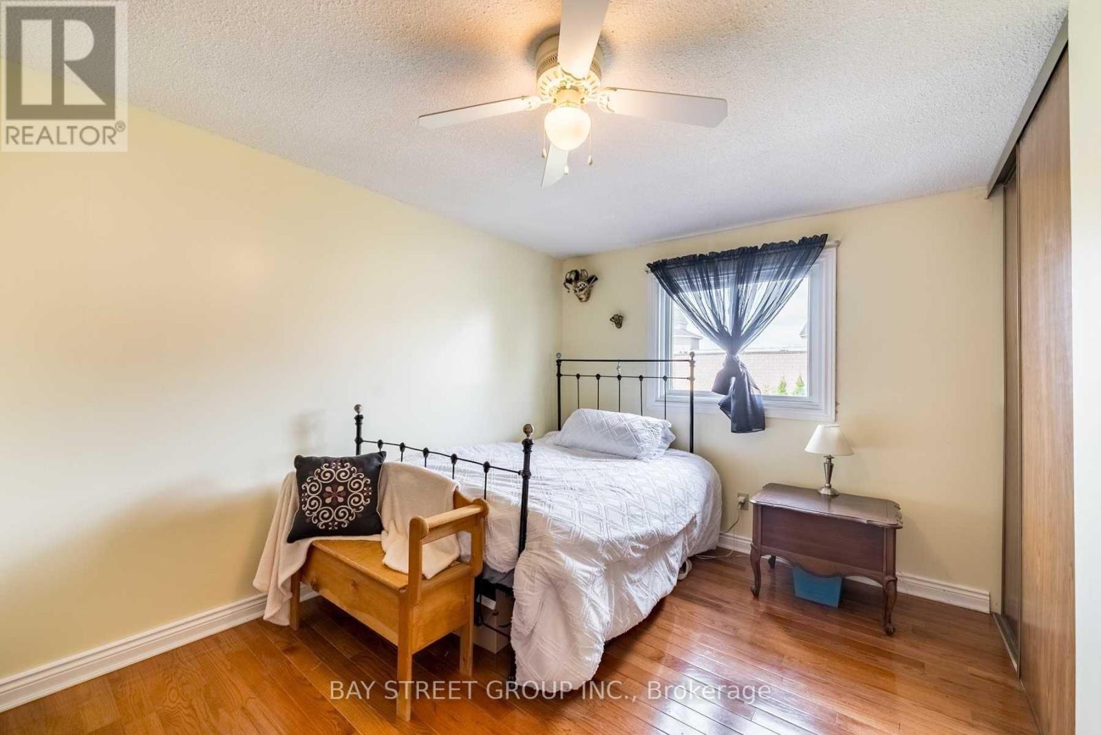 850 Monaghan Avenue, Oshawa, ON - Indoor Photo Showing Bedroom
