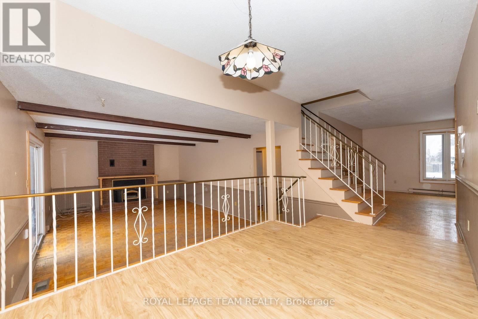 7 Coolbrook Cr Crescent, Ottawa, ON - Indoor Photo Showing Other Room