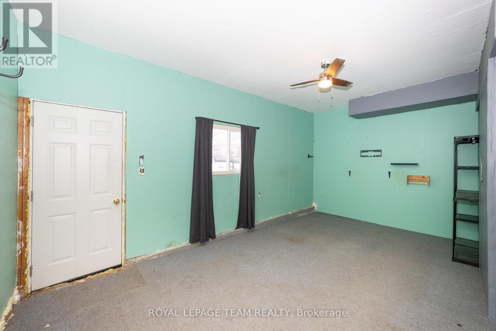 7 Coolbrook Cr Crescent, Ottawa, ON - Indoor Photo Showing Other Room