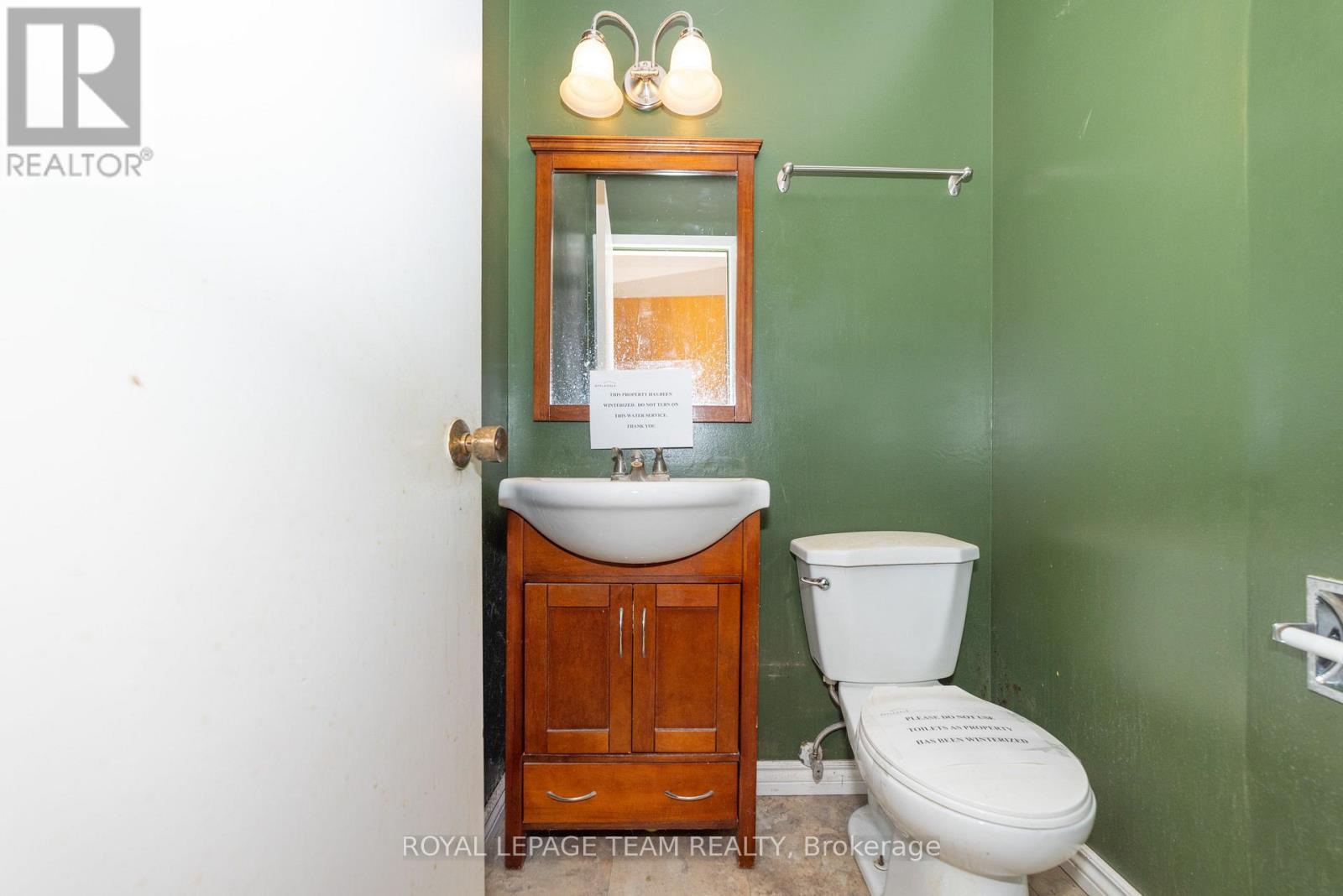 7 Coolbrook Cr Crescent, Ottawa, ON - Indoor Photo Showing Bathroom
