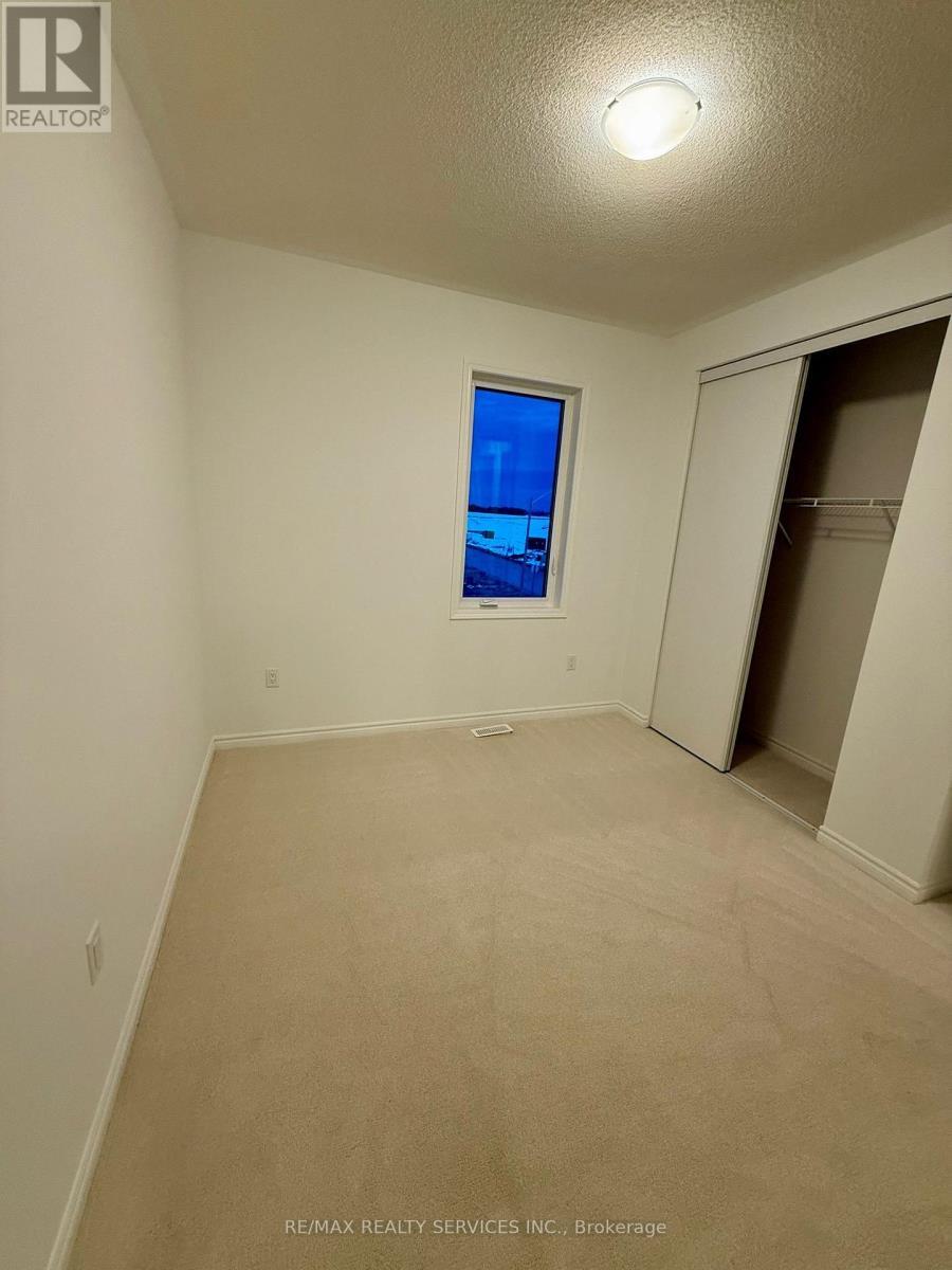 62 Gretzky Avenue, Barrie, ON - Indoor Photo Showing Other Room