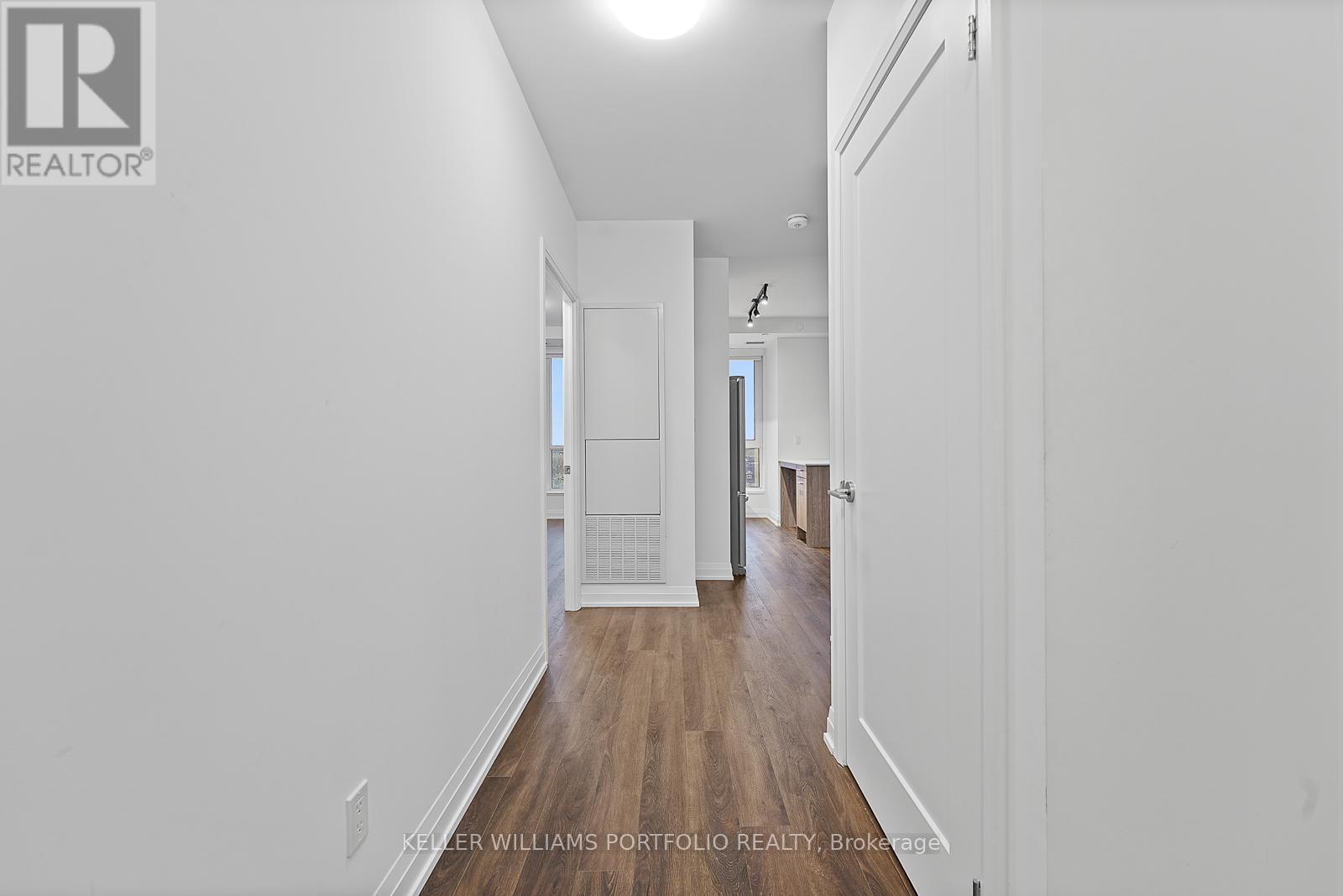 615 - 286 Main Street, Toronto, ON - Indoor Photo Showing Other Room