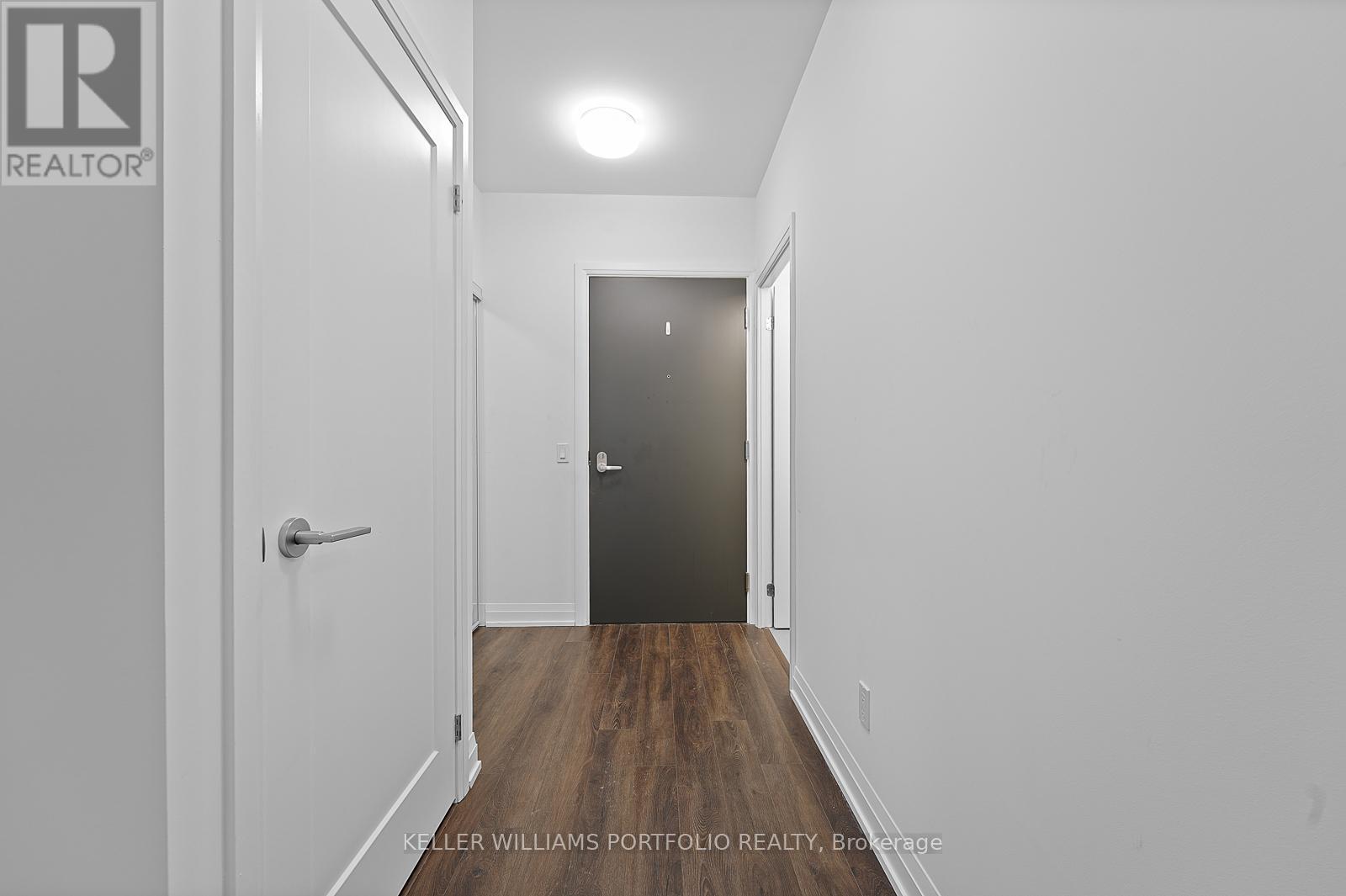 615 - 286 Main Street, Toronto, ON - Indoor Photo Showing Other Room