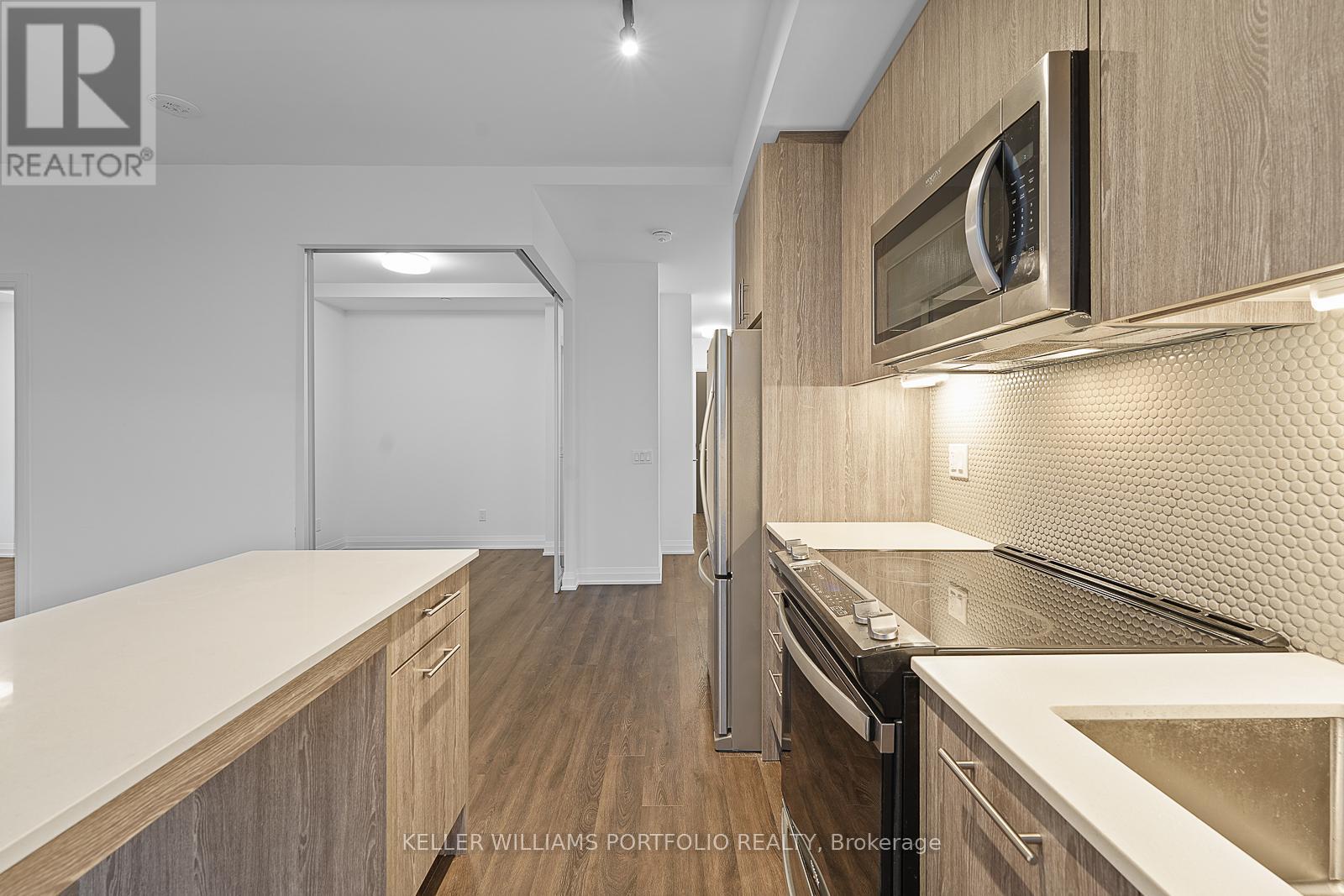 615 - 286 Main Street, Toronto, ON - Indoor Photo Showing Kitchen