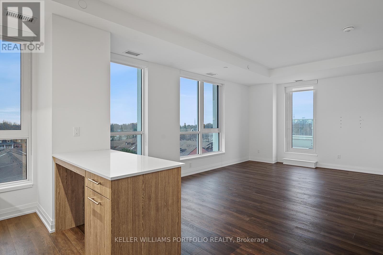 615 - 286 Main Street, Toronto, ON - Indoor