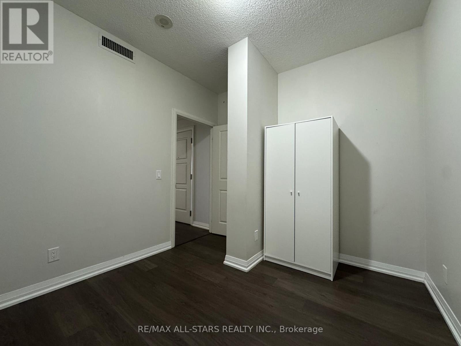 Separate Den - 202 - 9500 Markham Road, Markham, ON - Indoor Photo Showing Other Room
