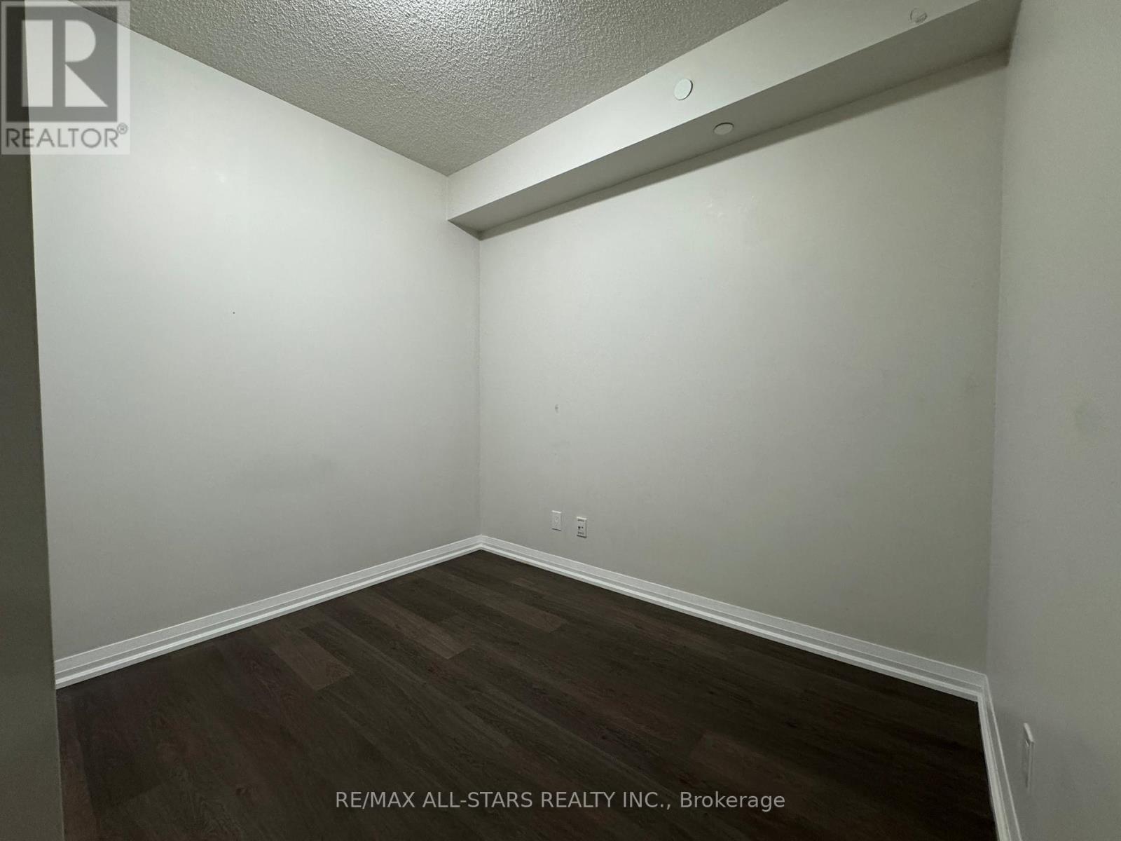 Seperate Den - 202 - 9500 Markham Road, Markham, ON - Indoor Photo Showing Other Room