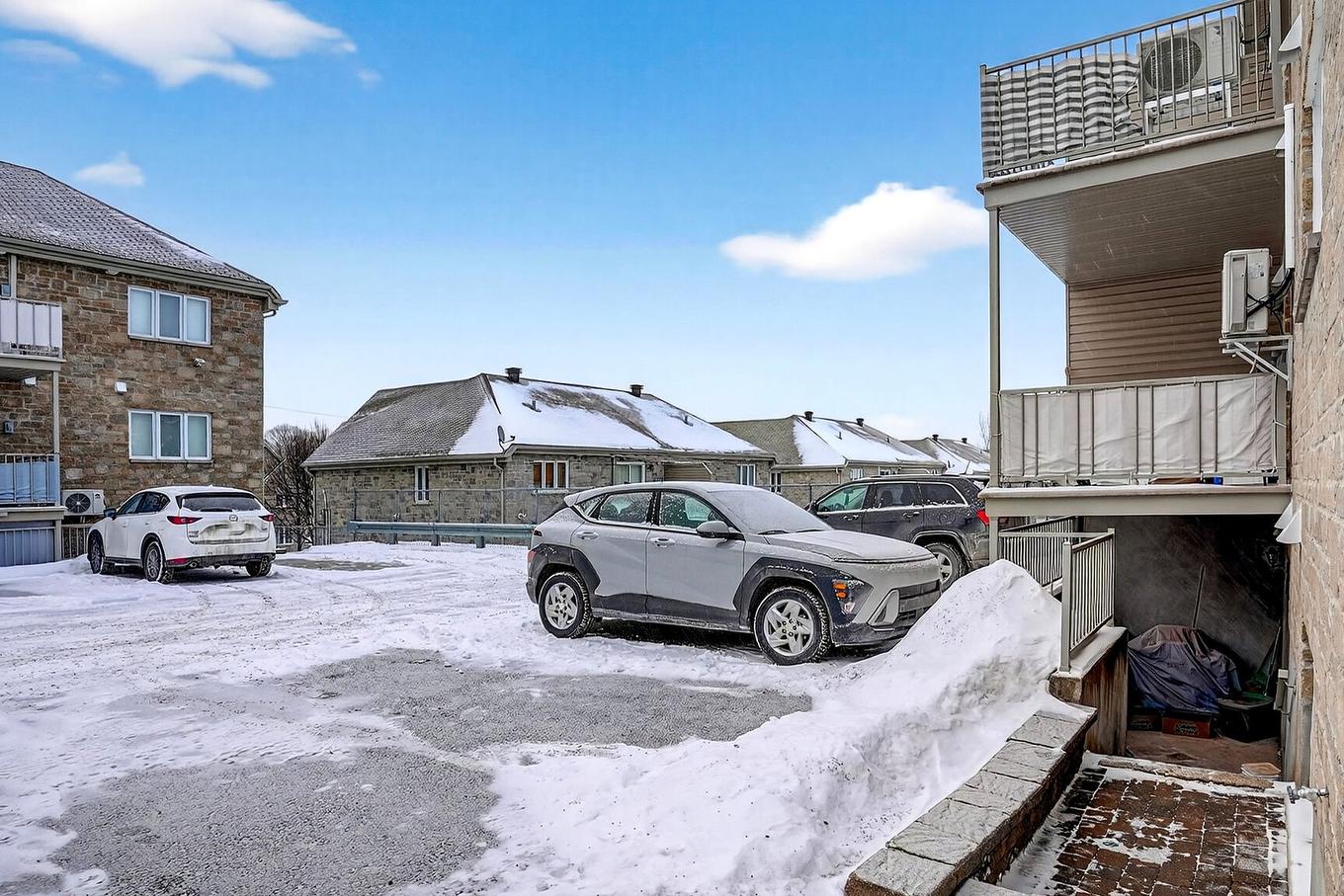 Stationnement - 122 Rue Blanchard, Saint-Jérôme, QC - Outdoor