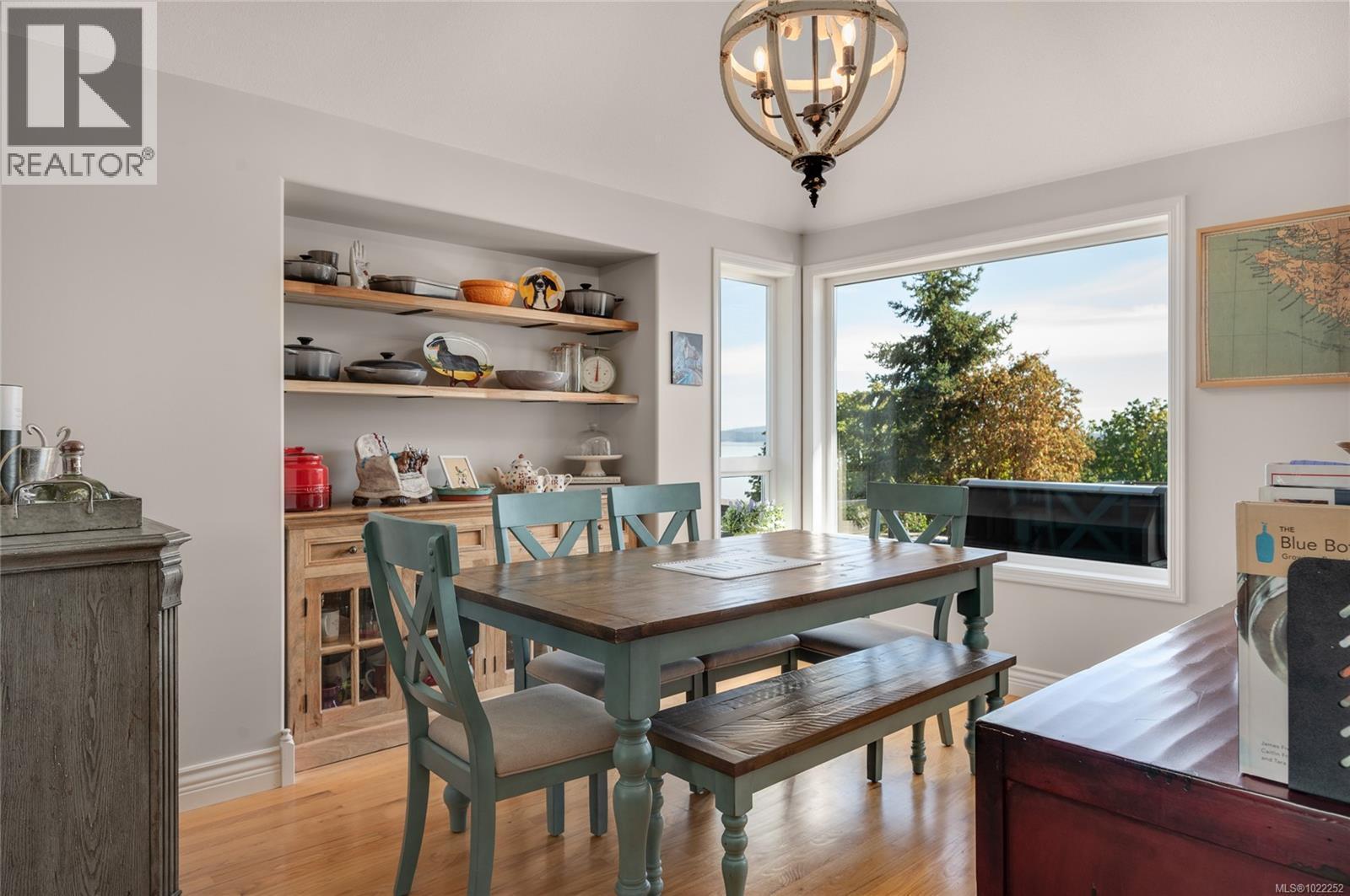 Dinner with a view! - 10091 View St, Chemainus, BC - Indoor Photo Showing Dining Room