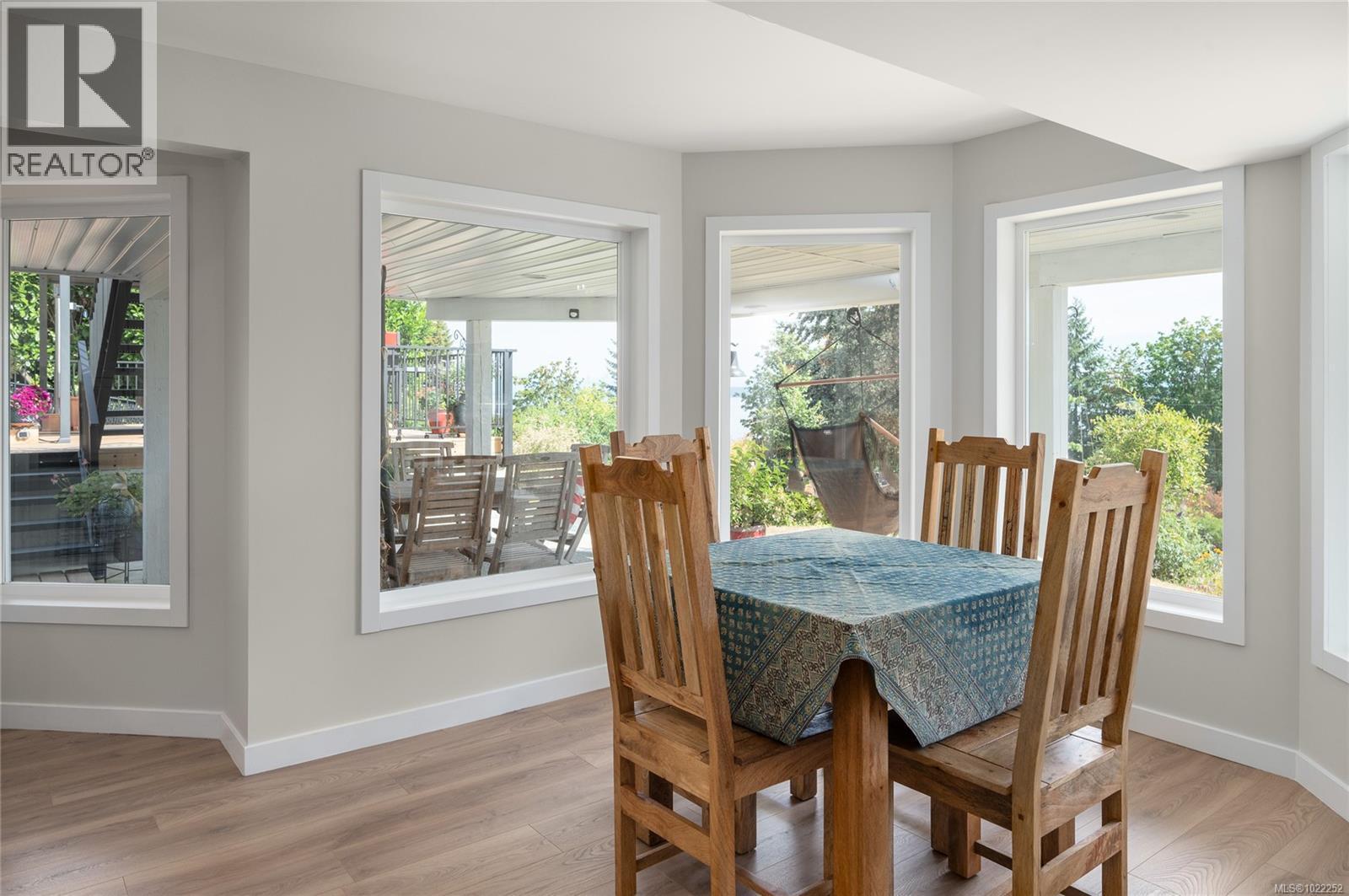Lots of room for guests - 10091 View St, Chemainus, BC - Indoor Photo Showing Dining Room