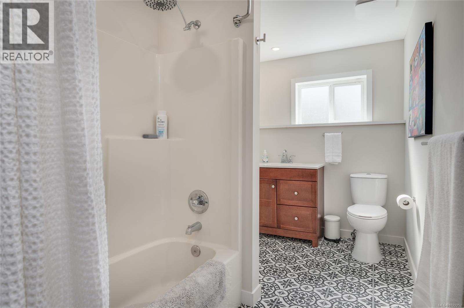 Suite's brand new bathroom. - 10091 View St, Chemainus, BC - Indoor Photo Showing Bathroom