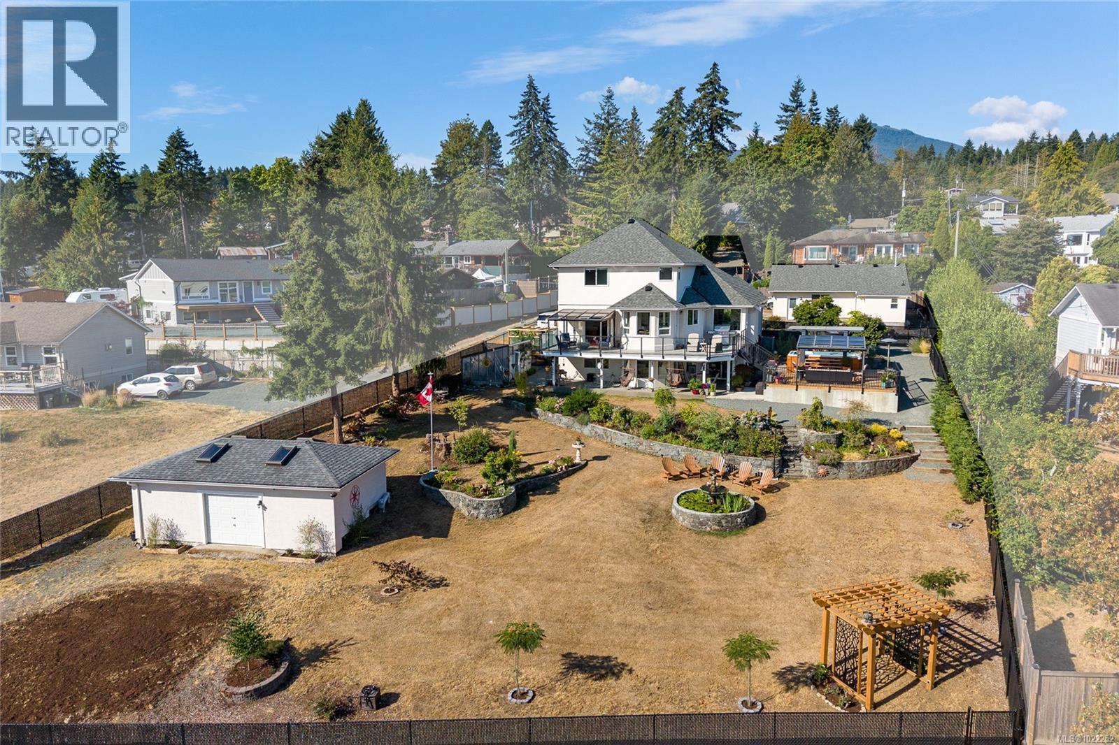 .61 of an acre! - 10091 View St, Chemainus, BC - Outdoor With Deck Patio Veranda