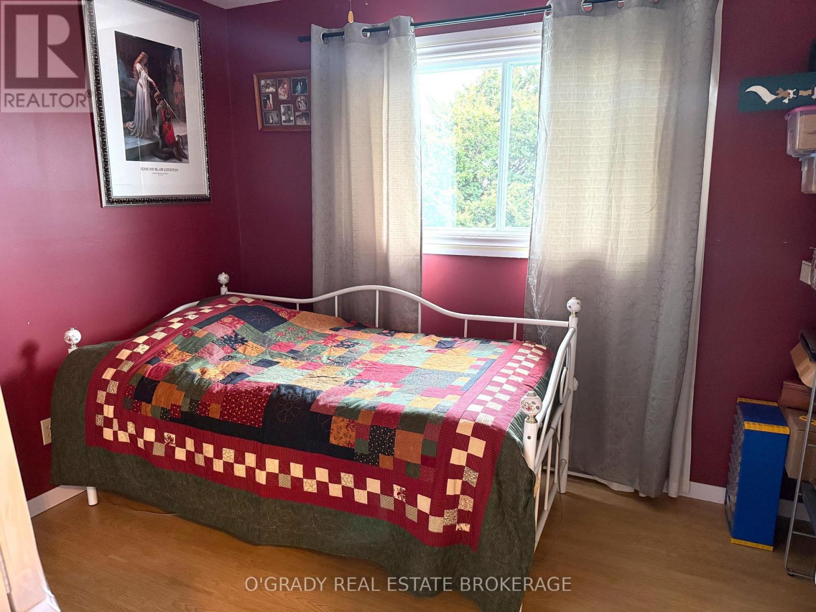 4472 Lords Mills Road, Augusta, ON - Indoor Photo Showing Bedroom