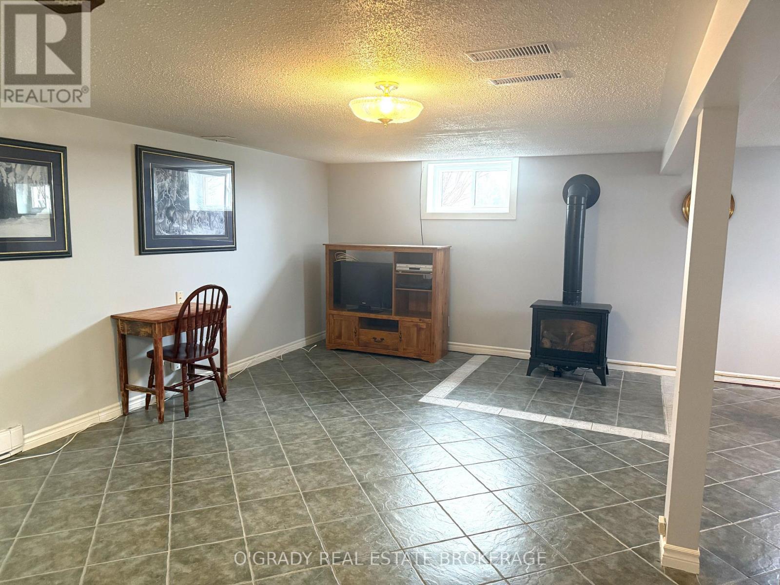 4472 Lords Mills Road, Augusta, ON - Indoor