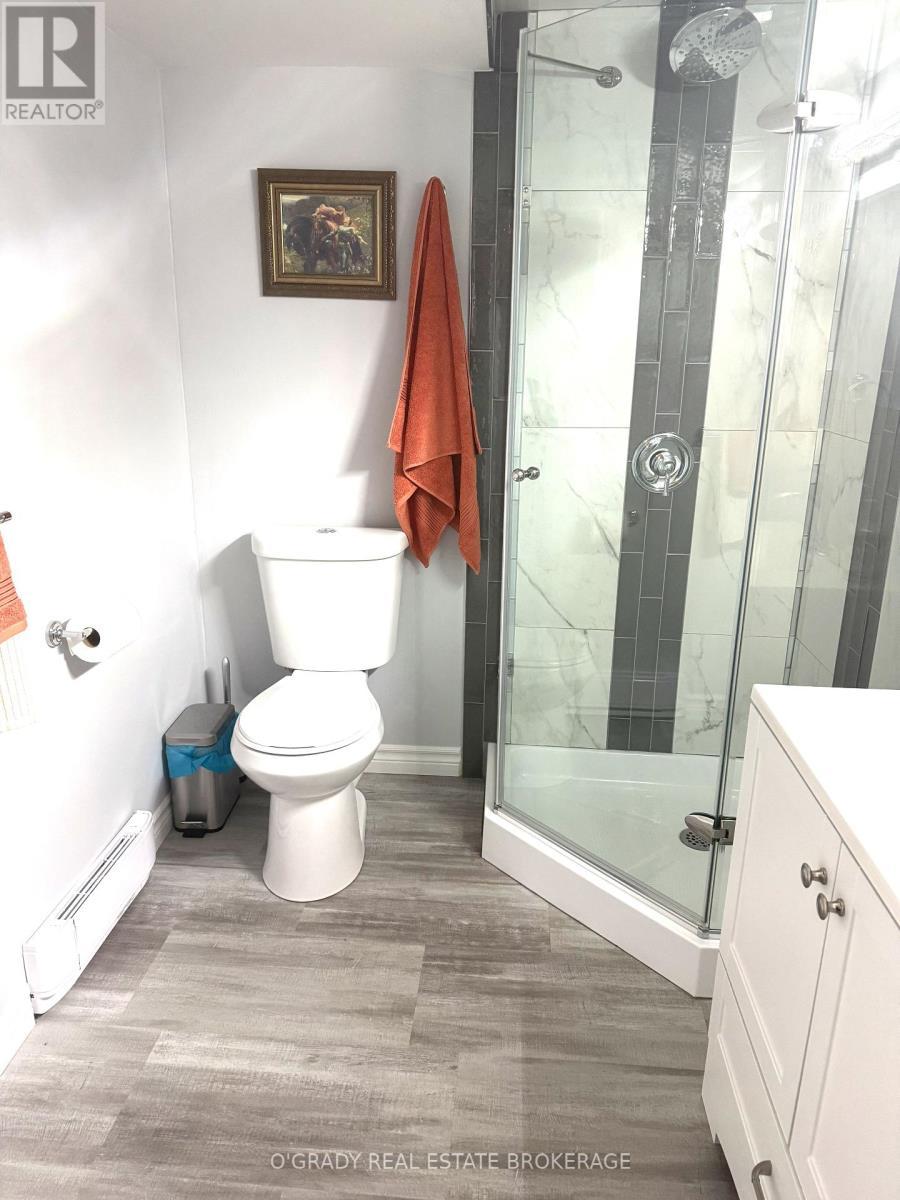 4472 Lords Mills Road, Augusta, ON - Indoor Photo Showing Bathroom