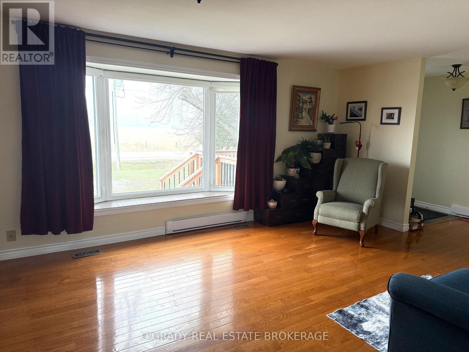 4472 Lords Mills Road, Augusta, ON - Indoor Photo Showing Other Room