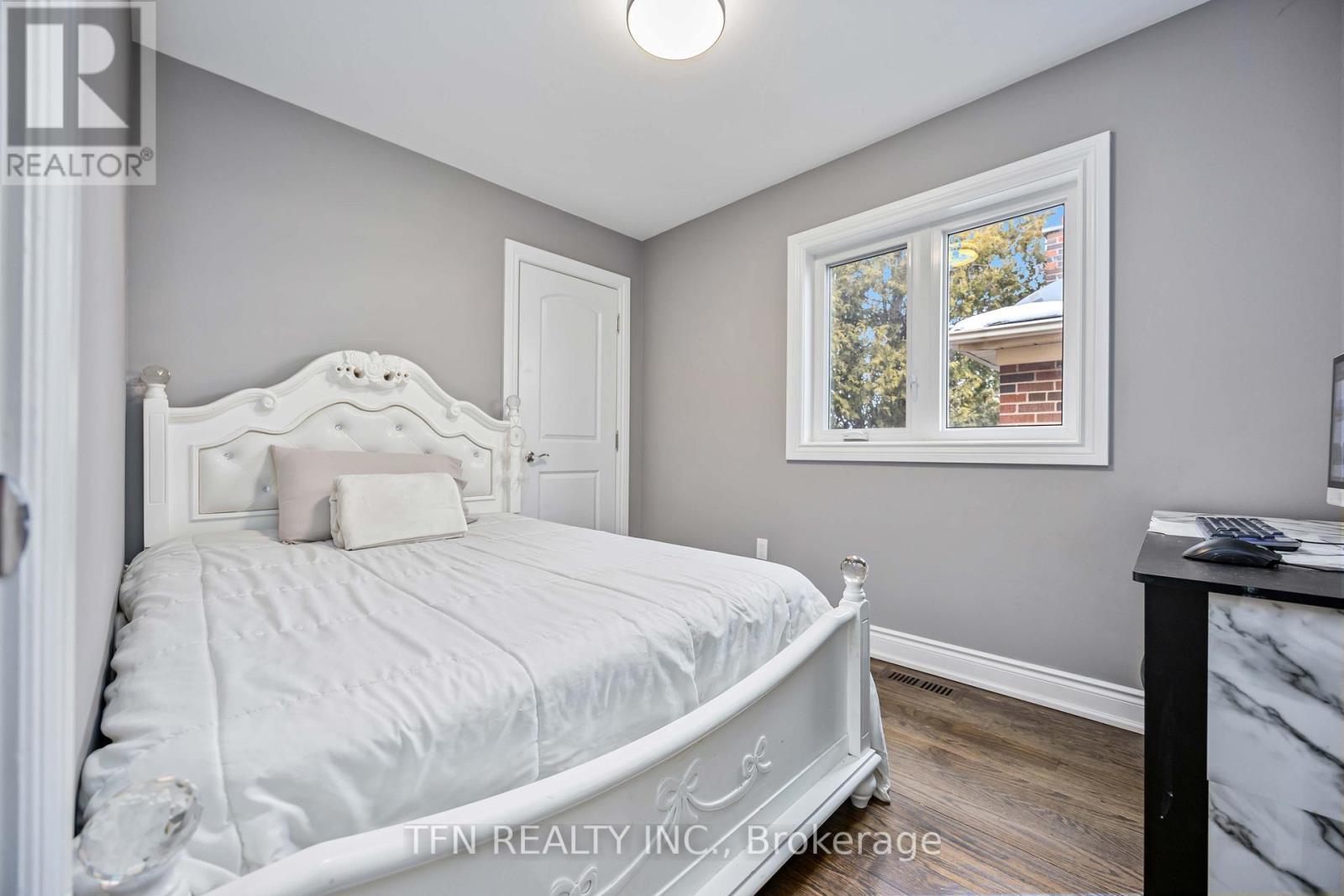 282B Aylesworth Avenue, Toronto, ON - Indoor Photo Showing Bedroom