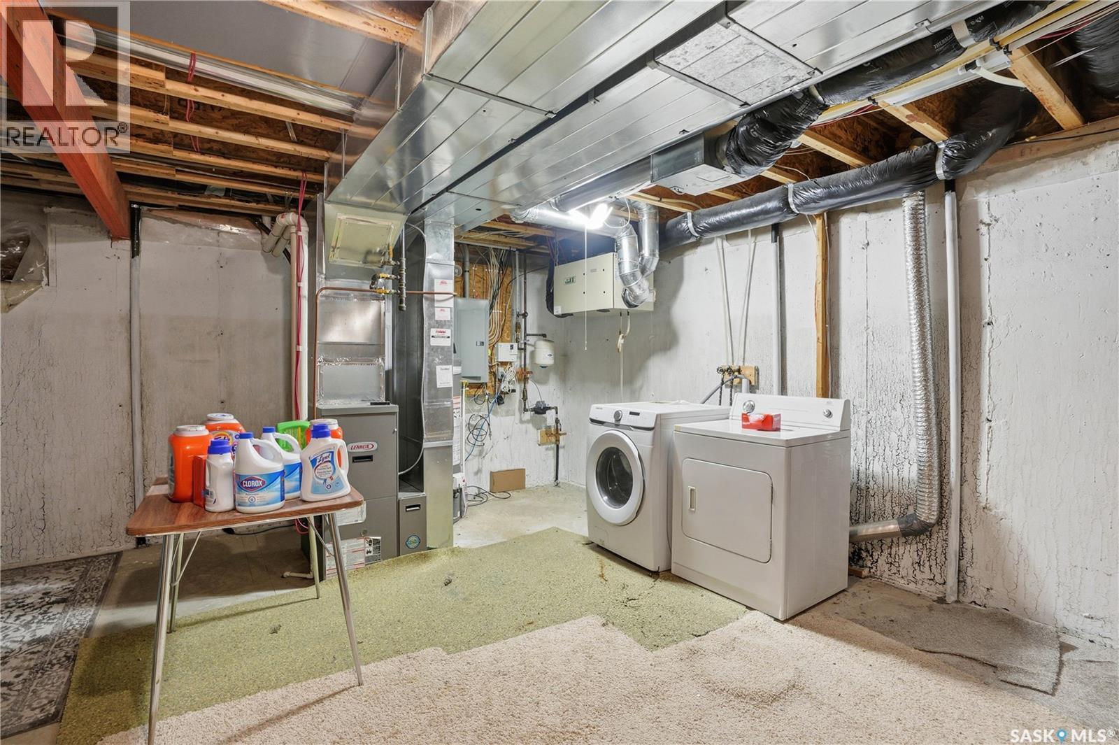 111 Dulmage Crescent, Saskatoon, SK - Indoor Photo Showing Laundry Room