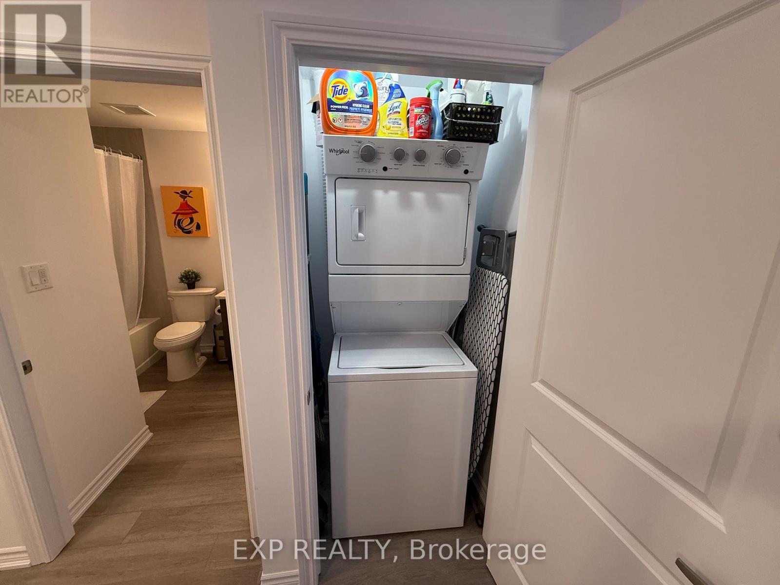 606 - 460 Dundas Street E, Hamilton, ON - Indoor Photo Showing Laundry Room