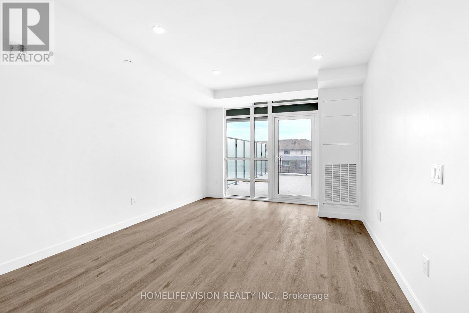 202 - 461 Green Road, Hamilton, ON - Indoor Photo Showing Other Room