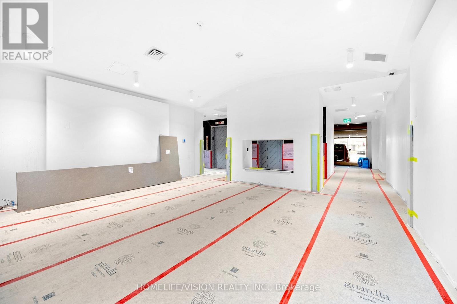 202 - 461 Green Road, Hamilton, ON - Indoor Photo Showing Other Room