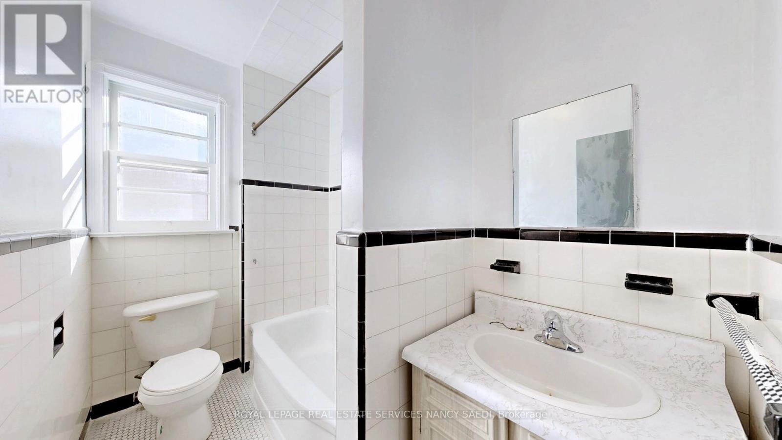 1264 Weston Road, Toronto, ON - Indoor Photo Showing Bathroom