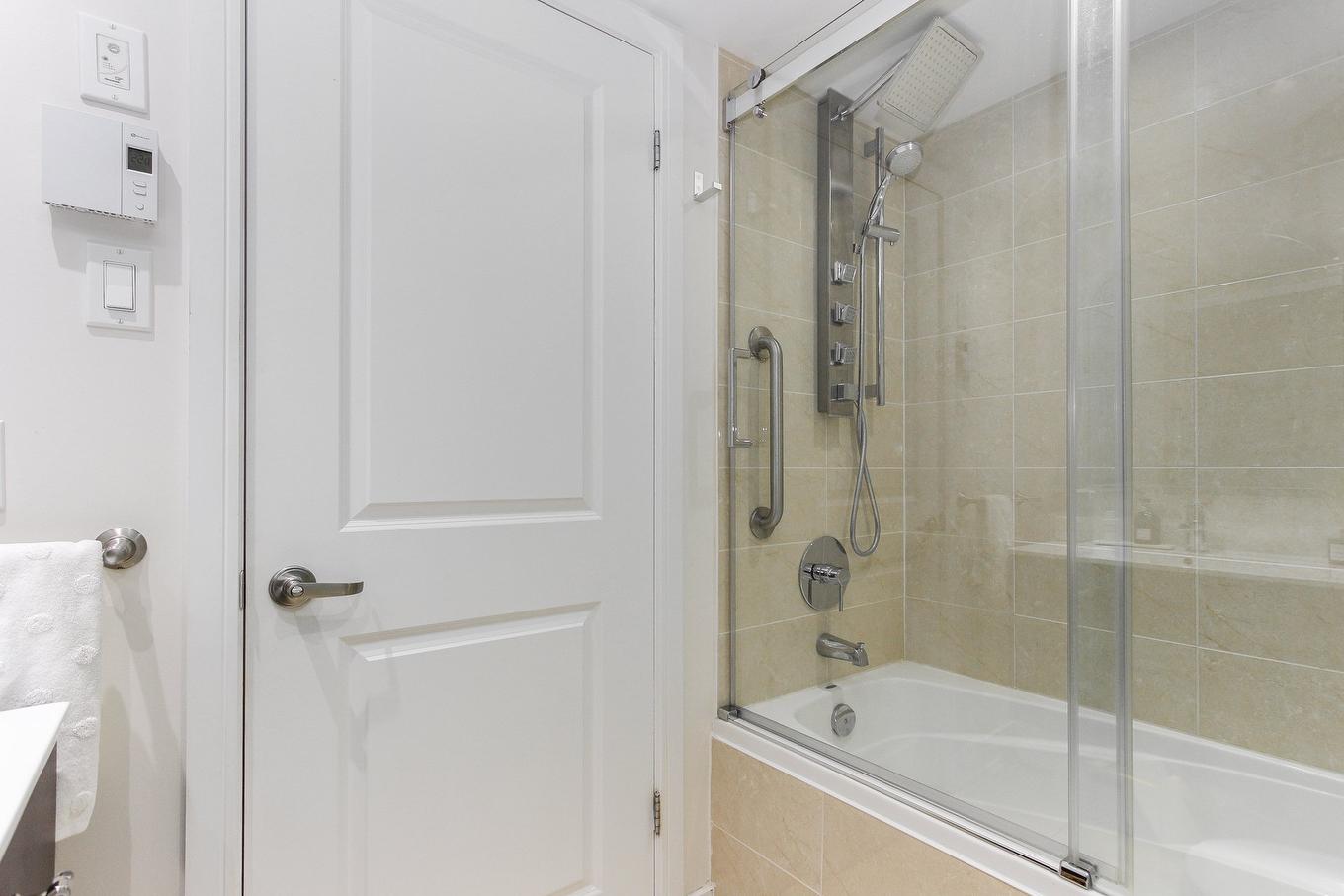 Salle de bains - 609-5445 Rue De Meudon, Montréal (Saint-Léonard), QC - Indoor Photo Showing Bathroom