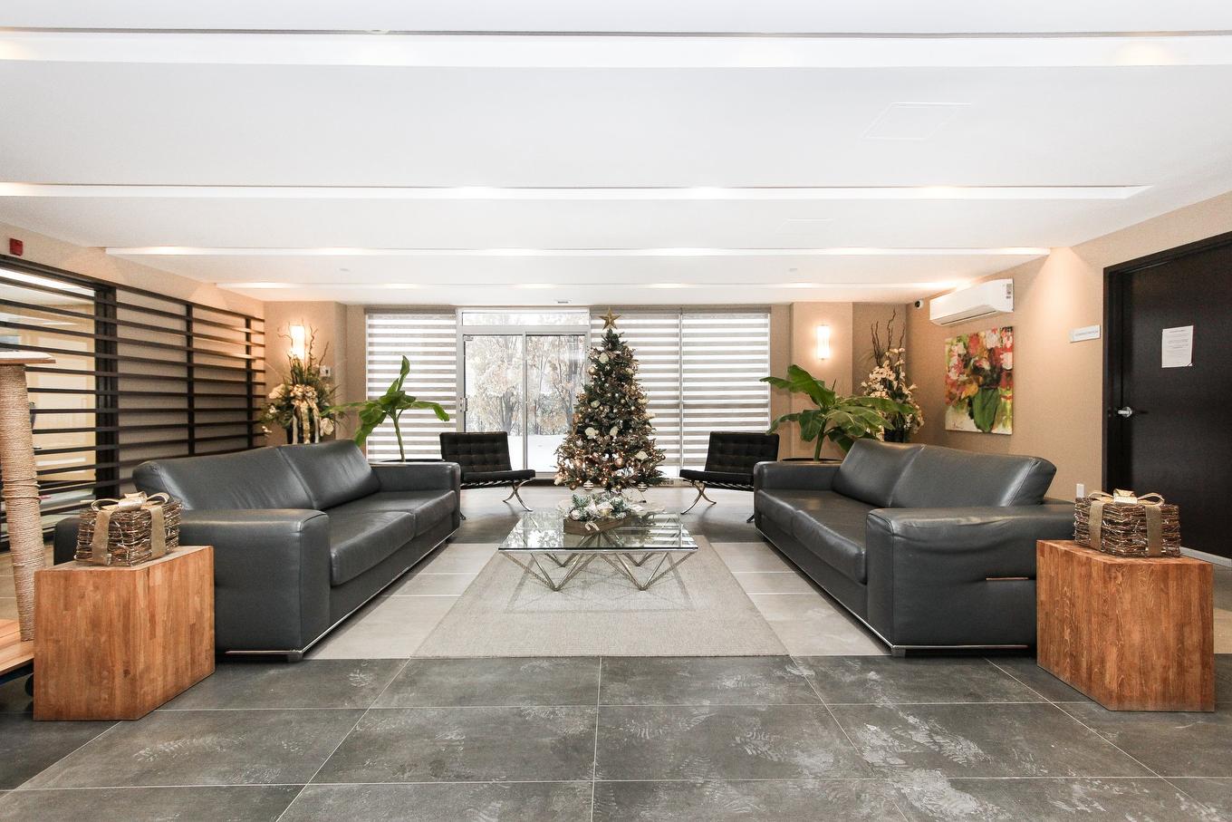 Intérieur - 609-5445 Rue De Meudon, Montréal (Saint-Léonard), QC - Indoor Photo Showing Living Room