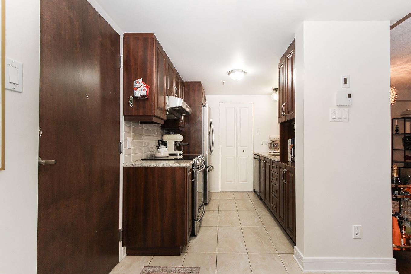 Cuisine - 609-5445 Rue De Meudon, Montréal (Saint-Léonard), QC - Indoor