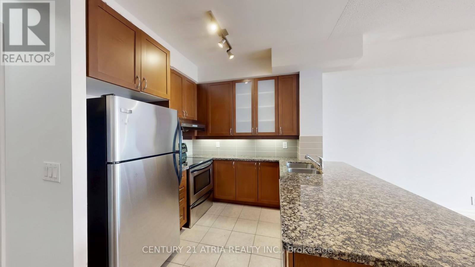 311D - 57 Upper Duke Crescent, Markham, ON - Indoor Photo Showing Kitchen With Double Sink
