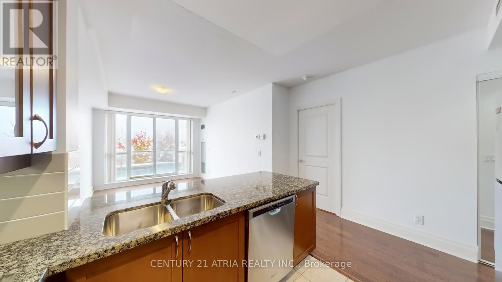 311D - 57 Upper Duke Crescent, Markham, ON - Indoor Photo Showing Kitchen