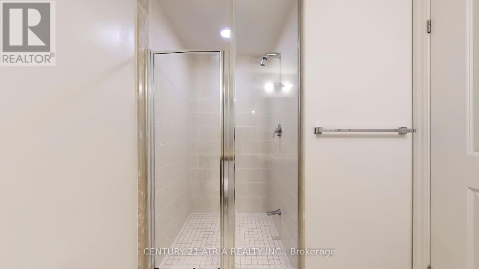 311D - 57 Upper Duke Crescent, Markham, ON - Indoor Photo Showing Bathroom