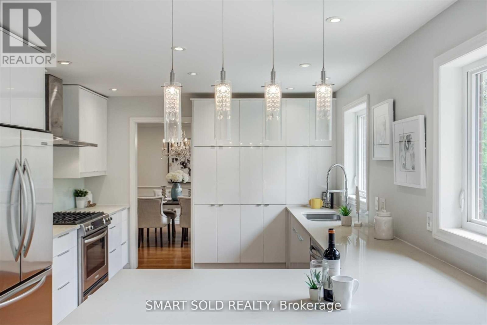 Upper Level - 45 Abbeywood Trail, Toronto, ON - Indoor Photo Showing Kitchen With Upgraded Kitchen