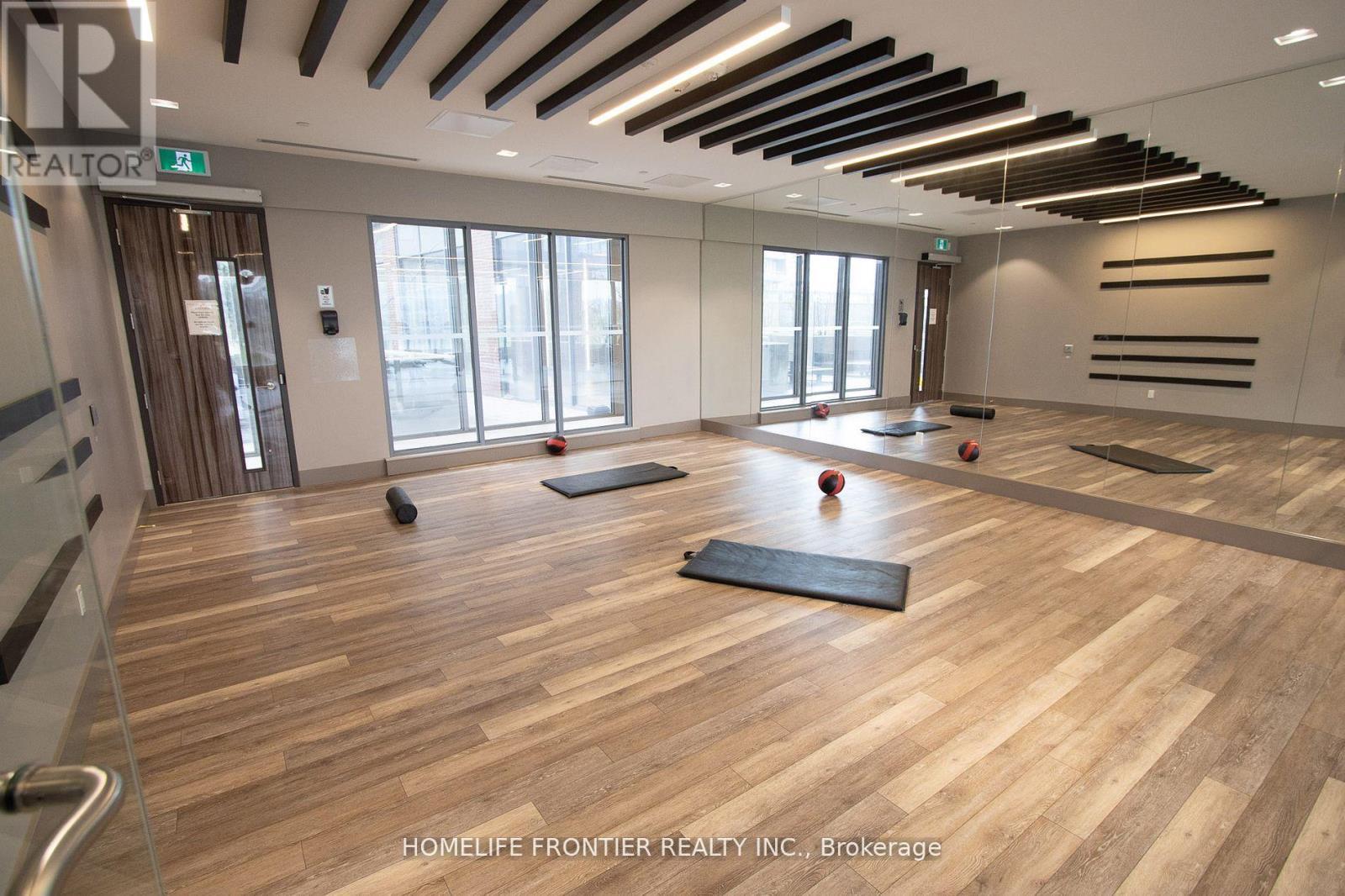 315 - 38 Forest Manor Road, Toronto, ON - Indoor