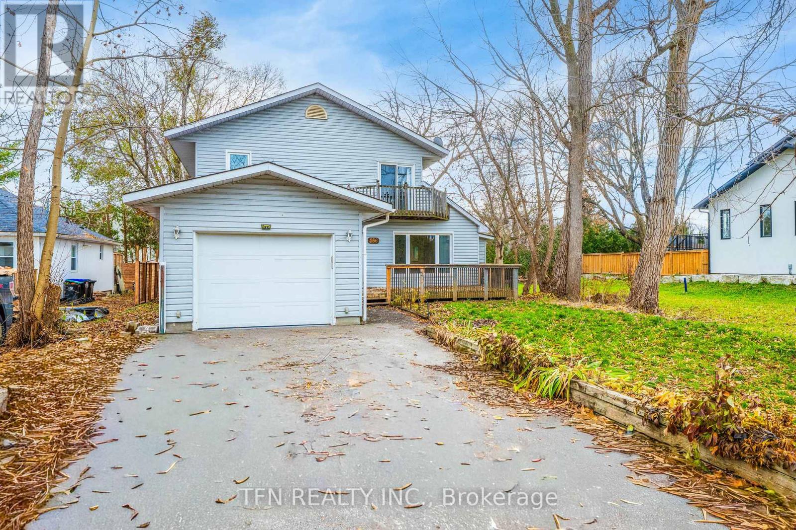 986 Robinson Street, Innisfil, ON - Outdoor