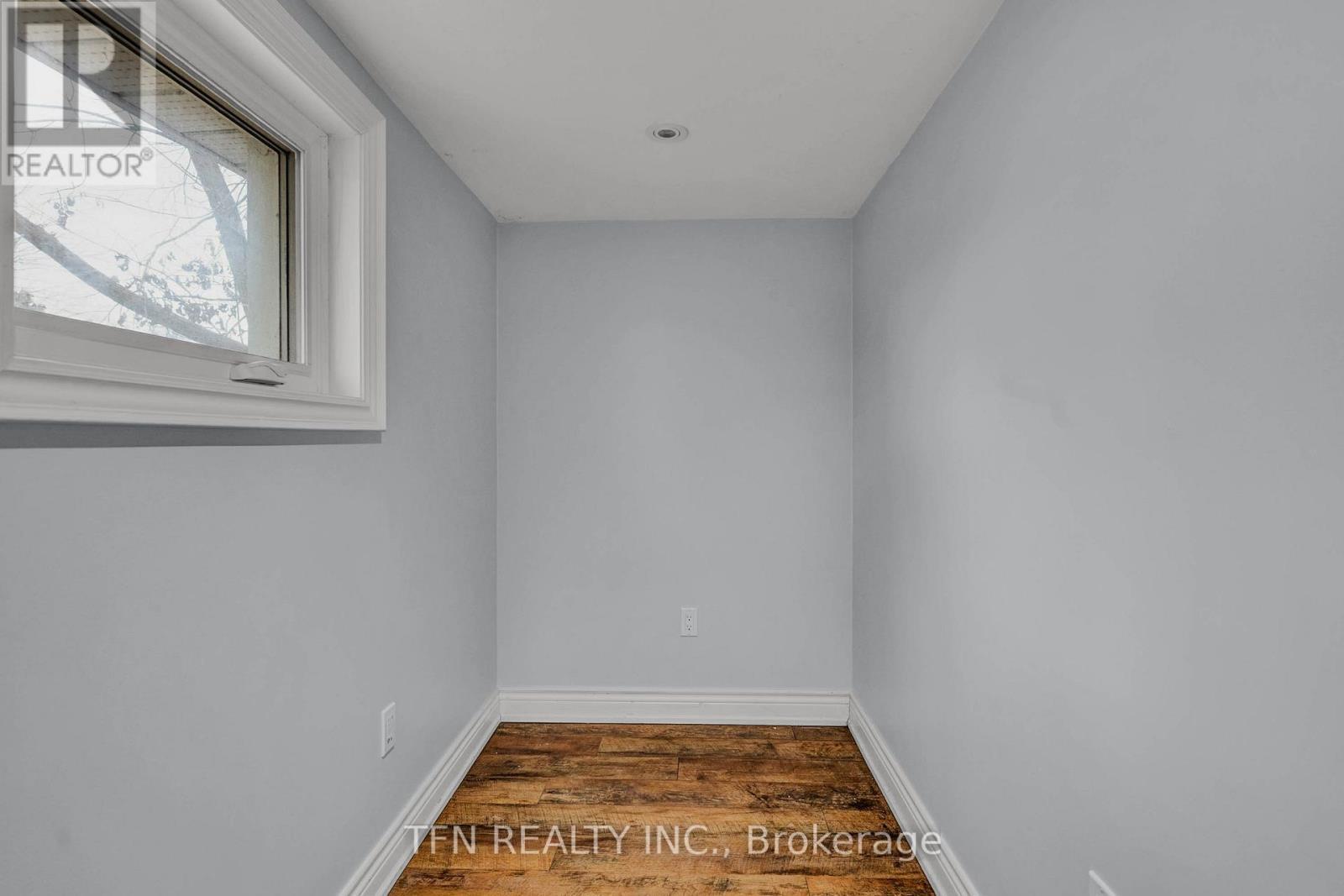 986 Robinson Street, Innisfil, ON - Indoor Photo Showing Other Room