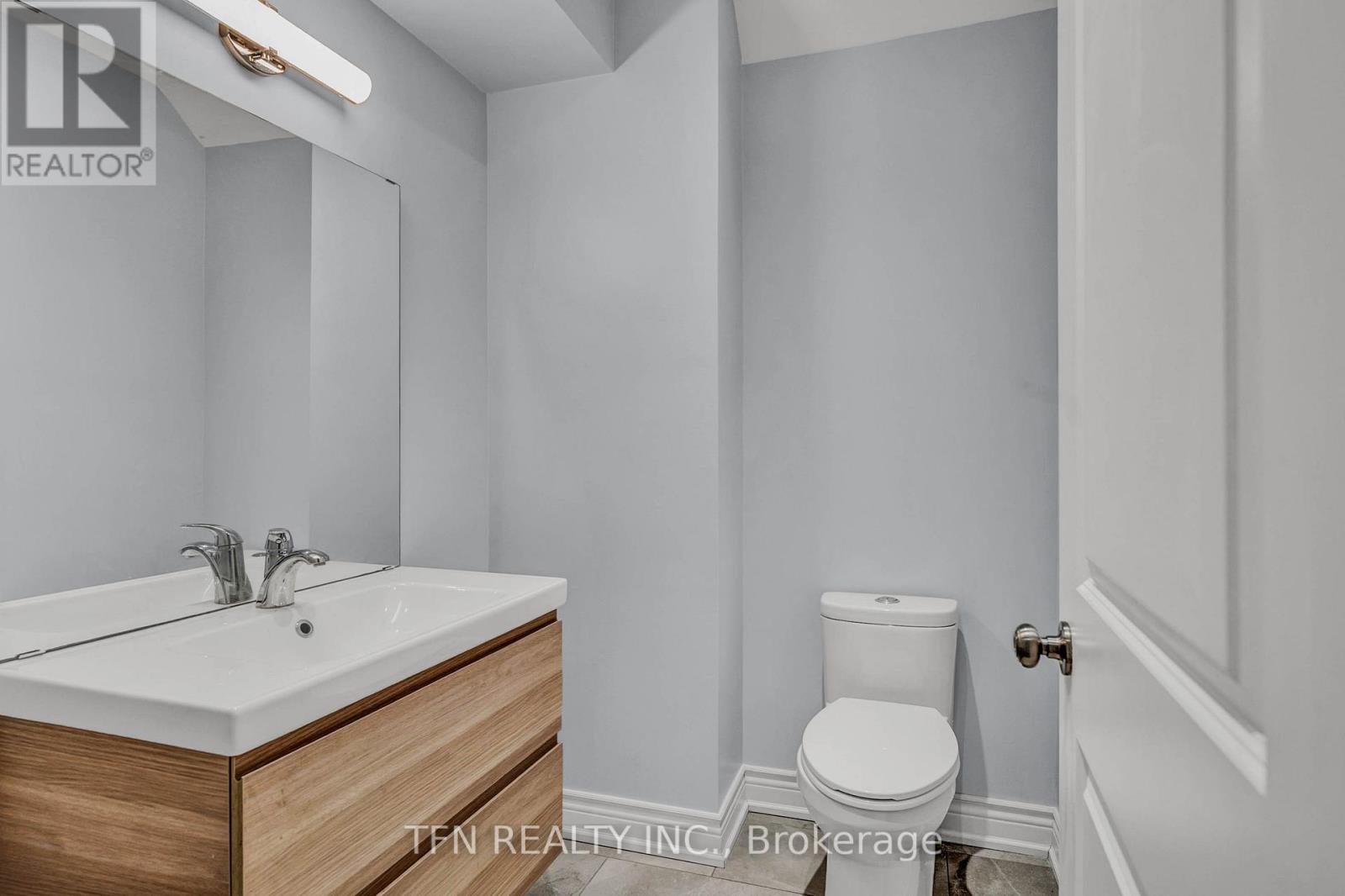 986 Robinson Street, Innisfil, ON - Indoor Photo Showing Bathroom