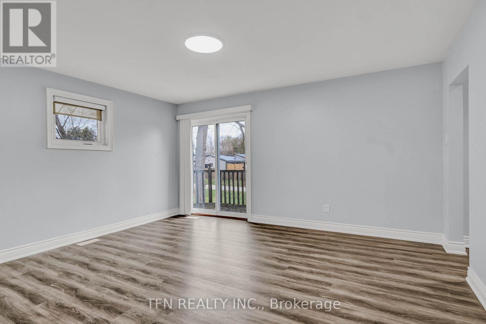 986 Robinson Street, Innisfil, ON - Indoor Photo Showing Other Room