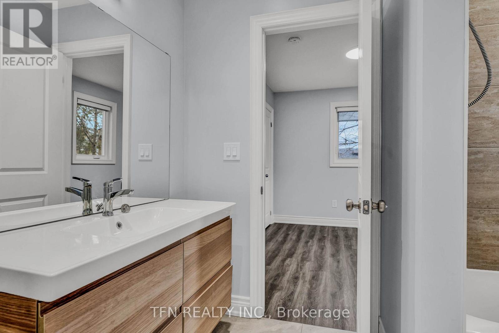 986 Robinson Street, Innisfil, ON - Indoor Photo Showing Other Room