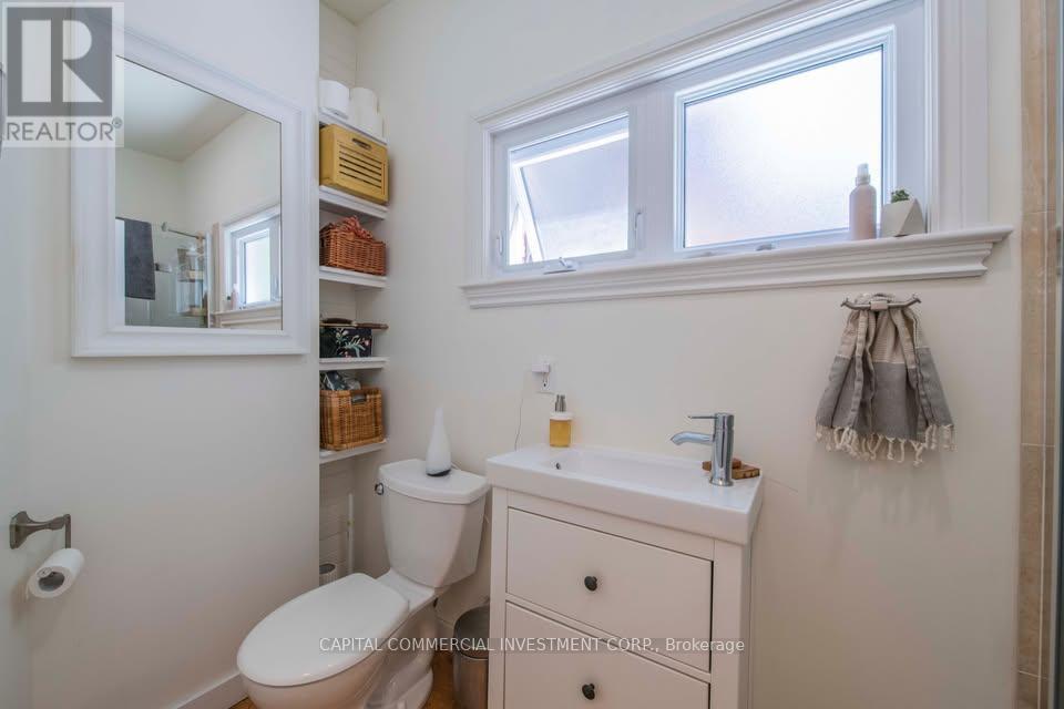 138 Bayswater Avenue, Ottawa, ON - Indoor Photo Showing Bathroom