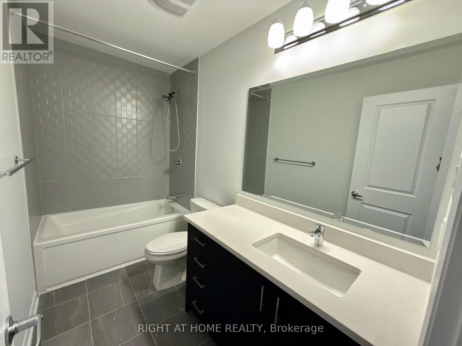 1221 Creekway Private, Ottawa, ON - Indoor Photo Showing Bathroom