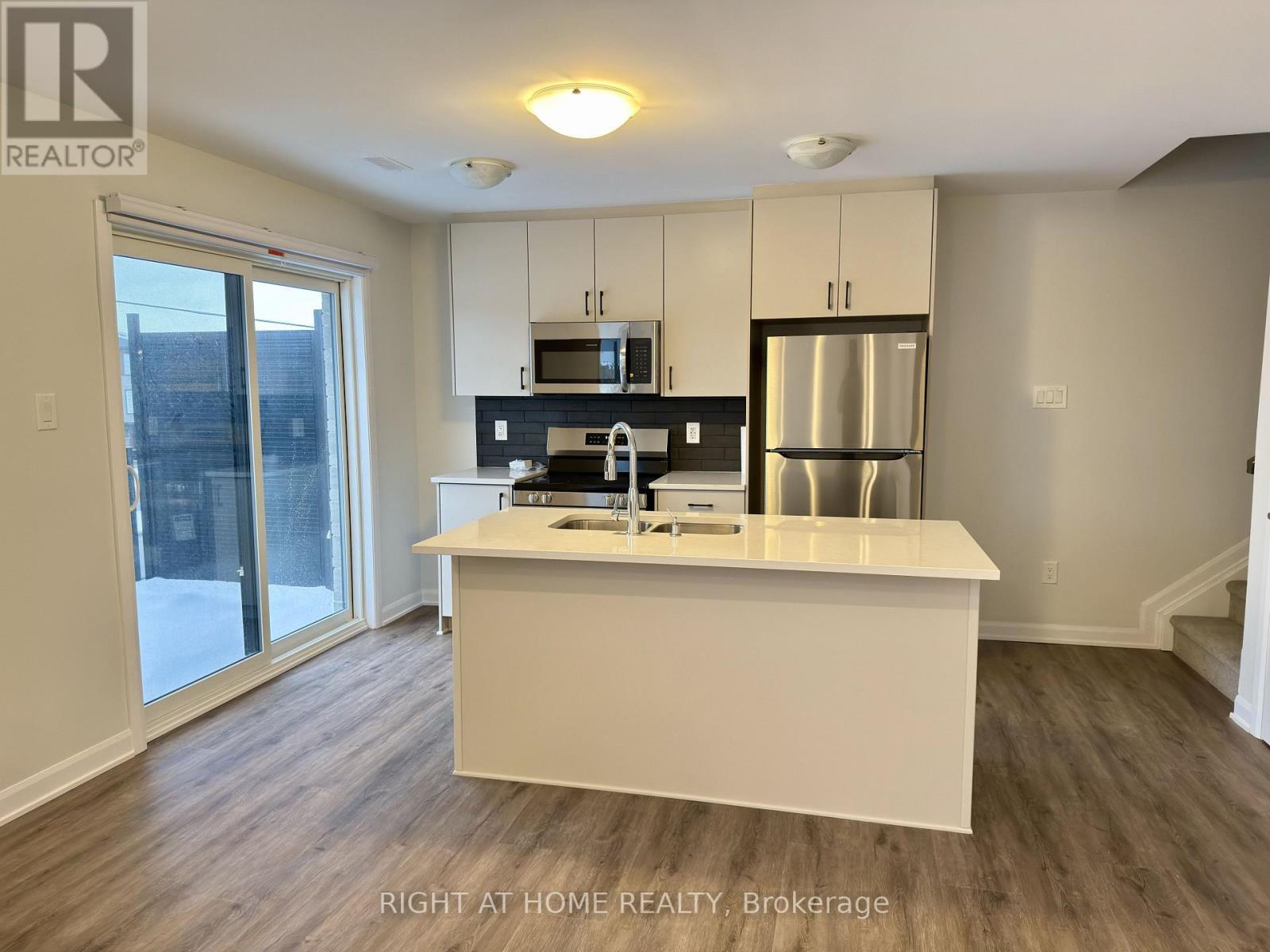 1221 Creekway Private, Ottawa, ON - Indoor Photo Showing Kitchen With Stainless Steel Kitchen With Double Sink