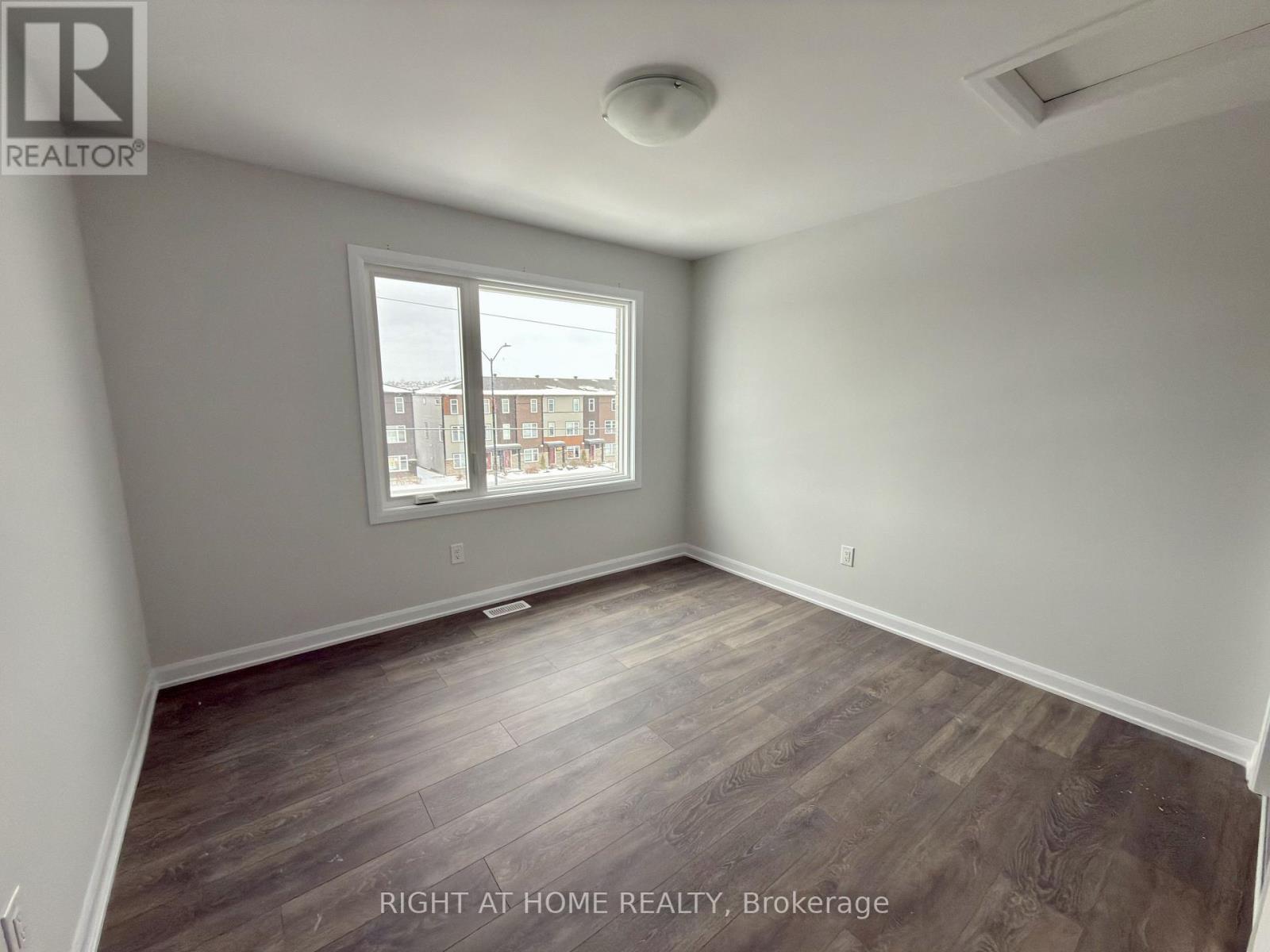 1221 Creekway Private, Ottawa, ON - Indoor Photo Showing Other Room