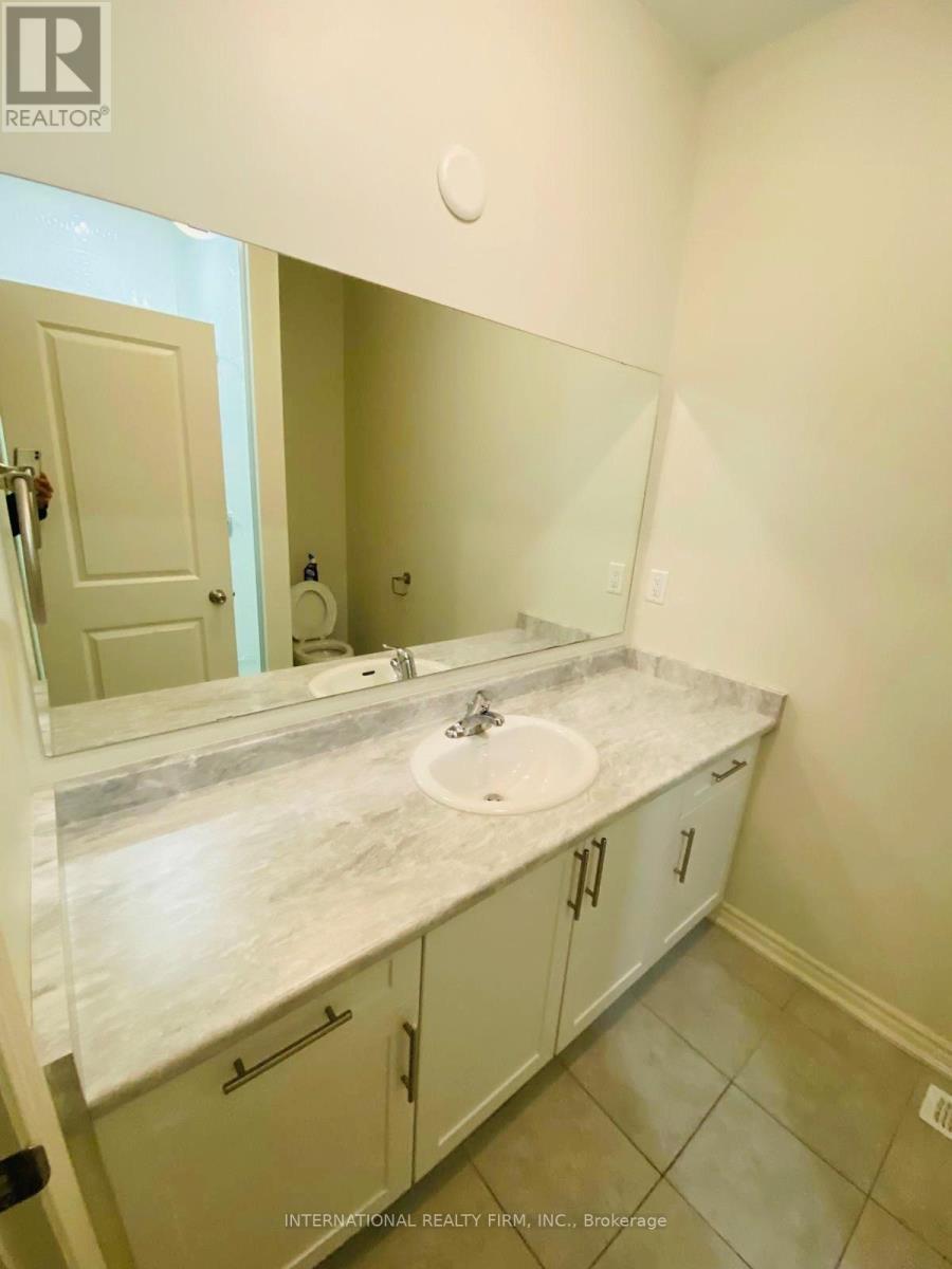 1222 Plymouth Drive, Oshawa, ON - Indoor Photo Showing Bathroom