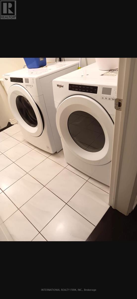 1222 Plymouth Drive, Oshawa, ON - Indoor Photo Showing Laundry Room