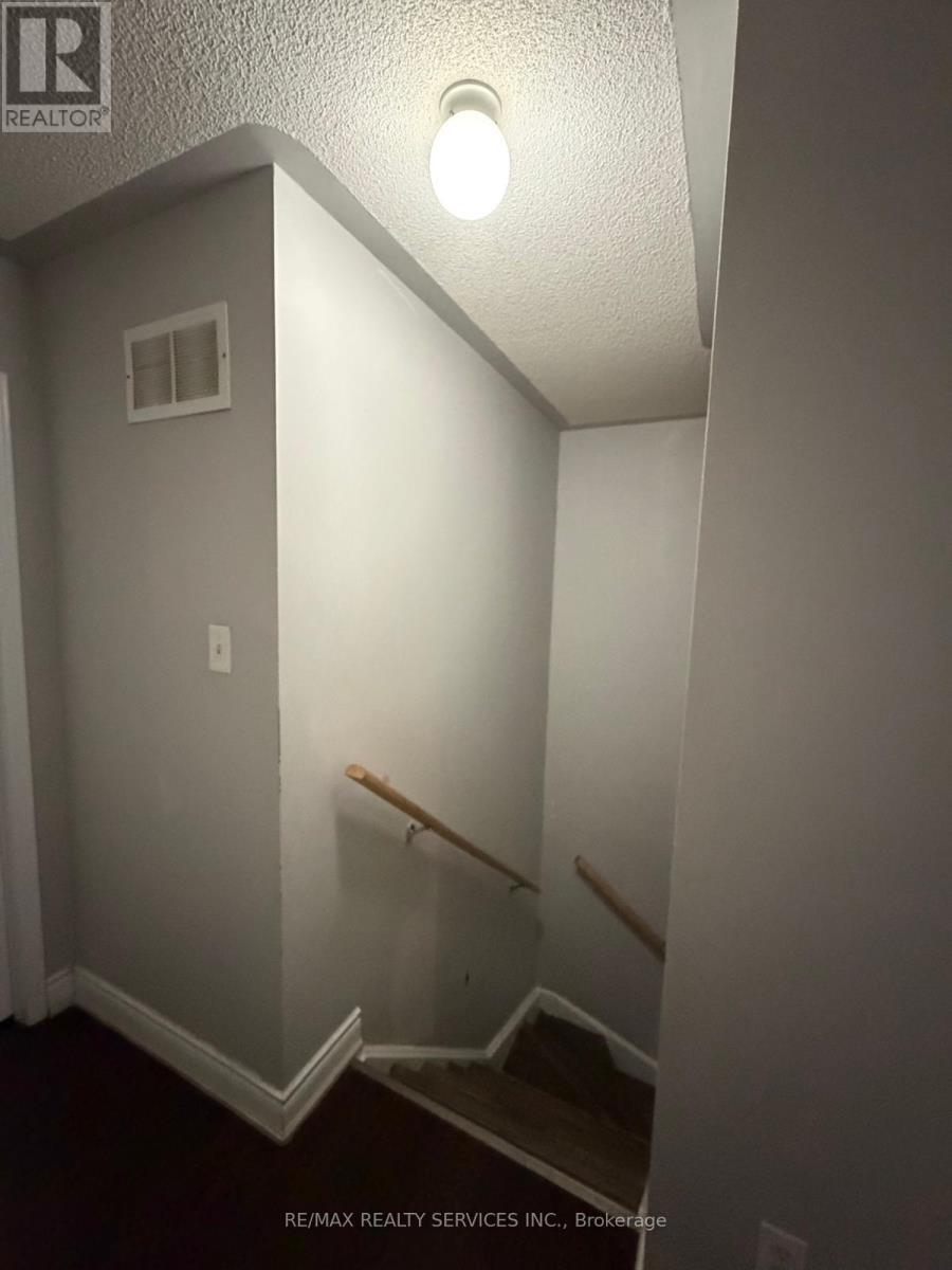 59 Larkspur Road E, Brampton, ON - Indoor Photo Showing Other Room