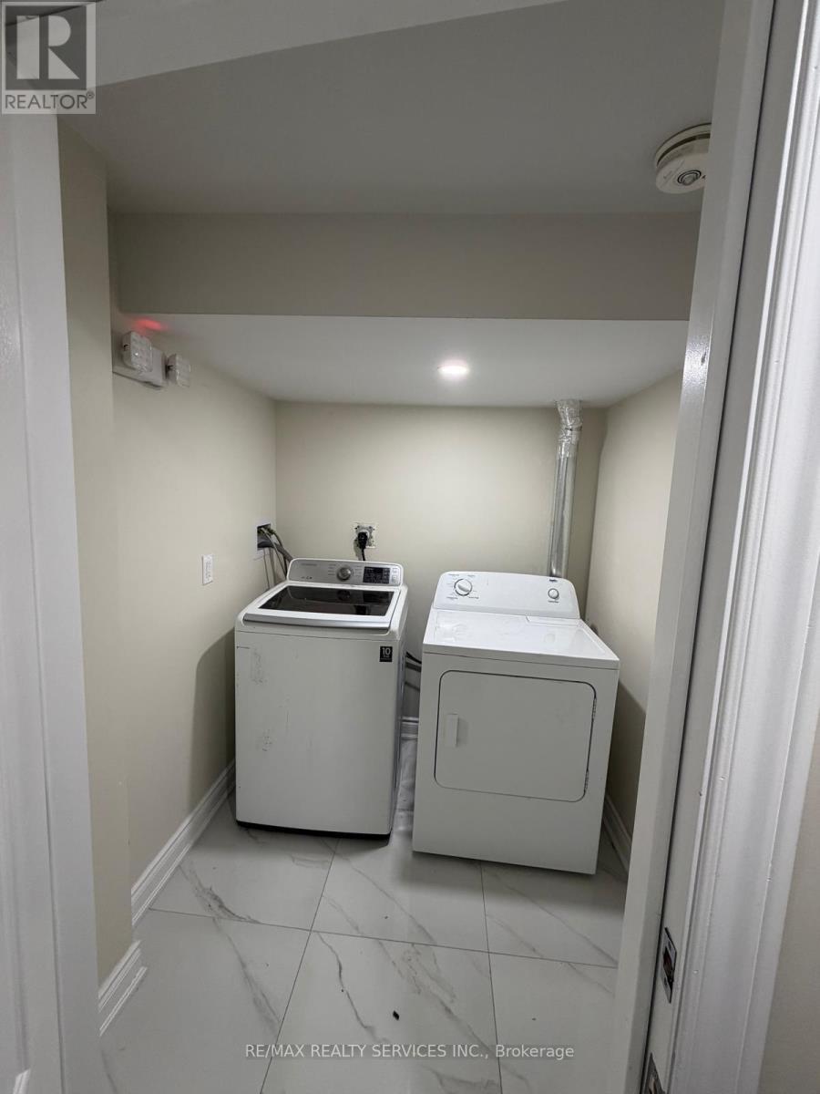 59 Larkspur Road E, Brampton, ON - Indoor Photo Showing Laundry Room
