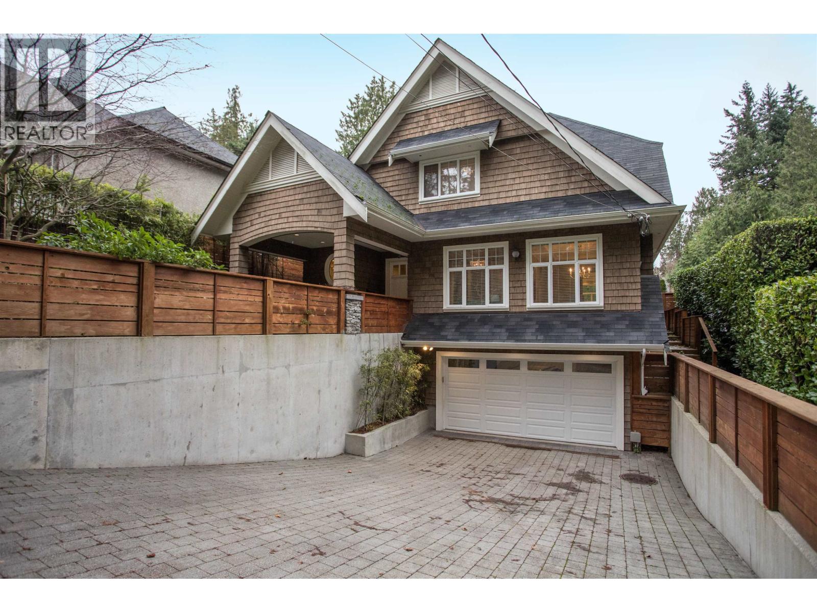 6417 Pitt Street, West Vancouver, BC - Outdoor