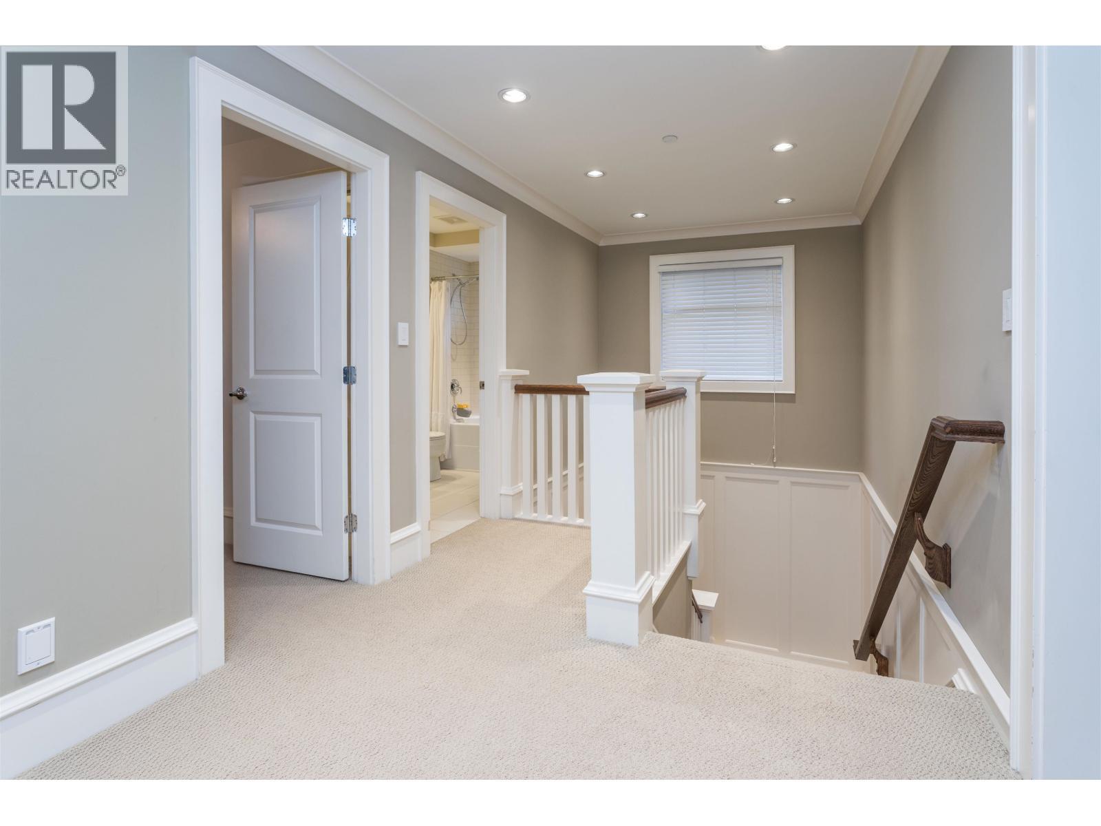 6417 Pitt Street, West Vancouver, BC - Indoor Photo Showing Other Room